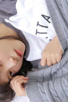 打扑克流出来的白色液体是什么